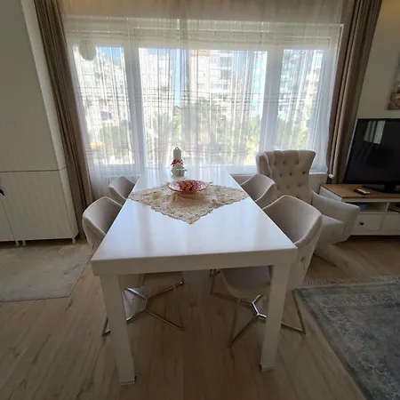 Konyaalti Iki Odali Apartment